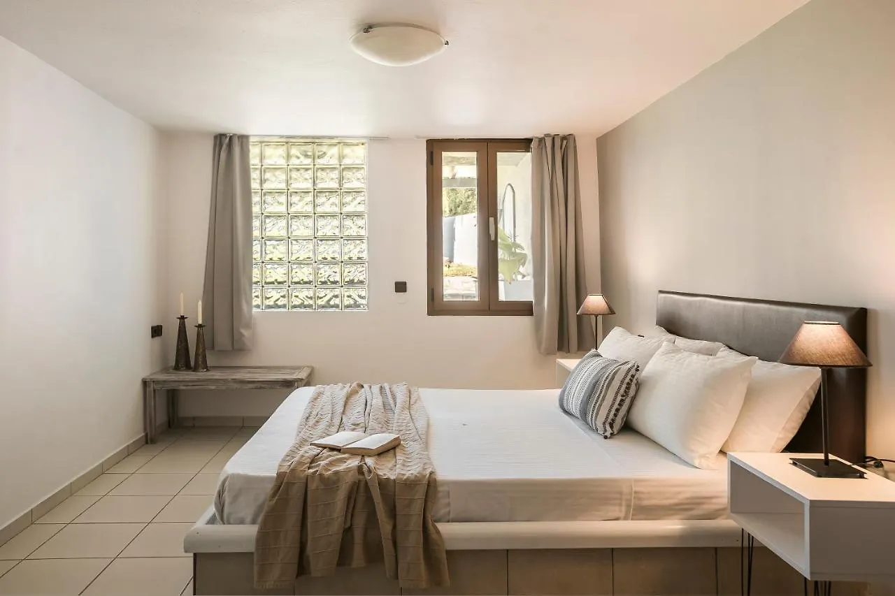 Agnanti Suites Minia Appartement